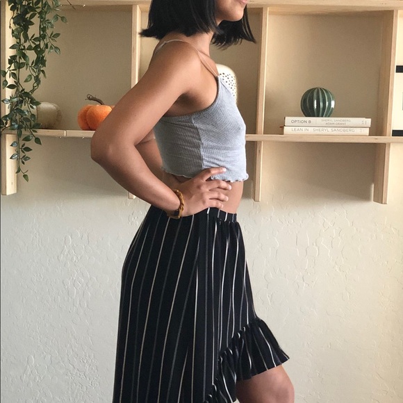 Black & White Striped High-Low Skirt - Picture 2 of 6